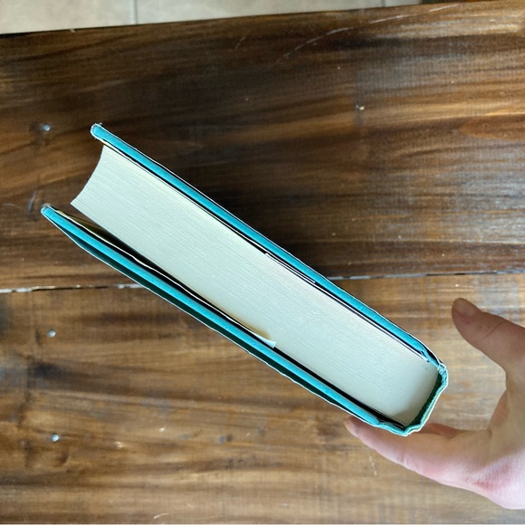 First Edition - The One and Only Ivan by Katharine Applegate Hardcover 2011 - Picture 2 of 15